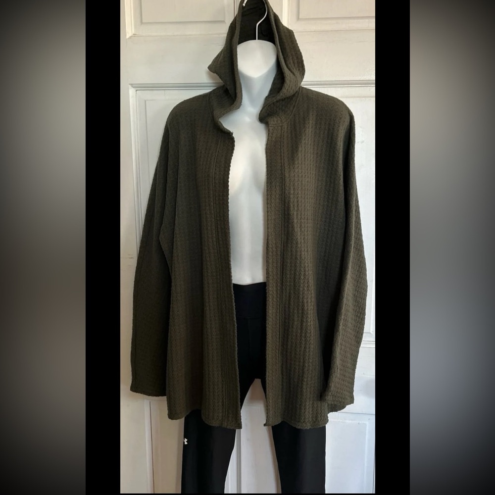 American Eagle Soft & Sexy Oversized  Plush Cardigan with Hood. Size Small